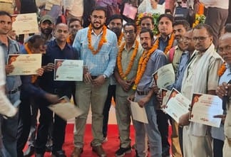 Operator and assistant electrician honored