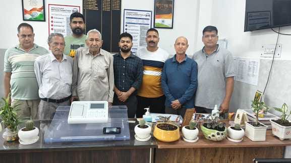 A family from Makdiya village donated an ECG machine to the Bapyaad health center