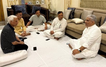 Union Minister Bhupendra Yadav paid tribute to the mother of former Finance Minister