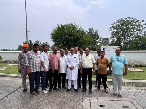 Victim account holders of Nangal Khurd Cooperative Society met Satpal Satti