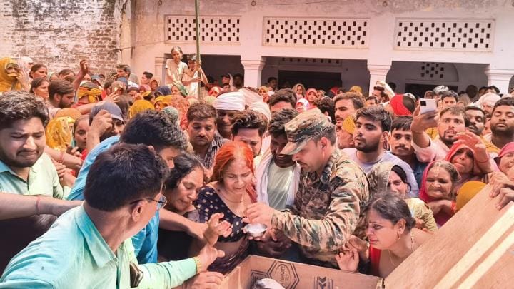 Last salute given to the soldier with moist eyes
