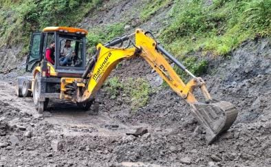 JCB machine deployed to open Quirijimian road