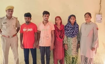 STF's 19th action against Bangladeshi citizens, two men, two women and five children were caught