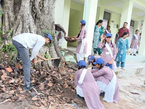 NSS cadets volunteered in Chauri School