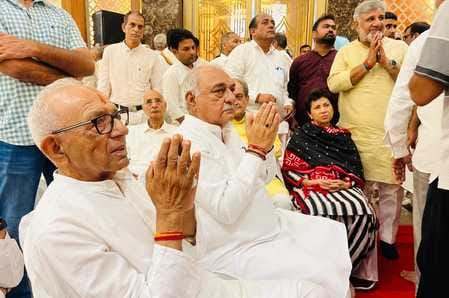Many leaders including CM paid tribute to the former Chief Minister's sister-in-law
