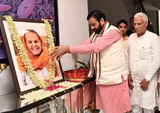 Chief Minister expressed grief over the demise of former Finance Minister's mother