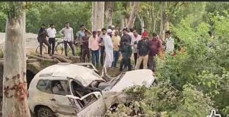 Uncontrolled car fell into a ditch, young man died