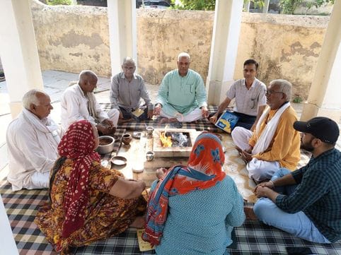 Hawan was performed for environmental purification in Arya Samaj Mandir