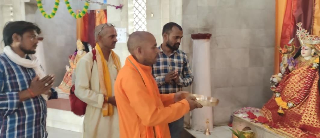 Devotees worshiped mother Bhuvaneshwari
