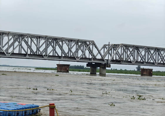 Bijnor: Ganga swelled due to rain in the mountains, water level reached very close to the danger mark