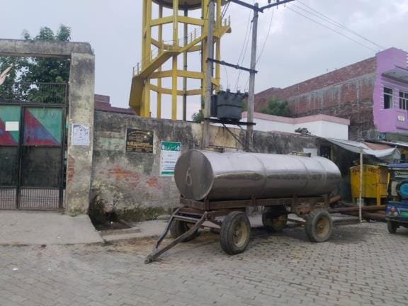Pump is out of order since a week, water crisis in seven wards