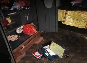 Earrings of women sleeping in the house were pulled out, one woman's ear got torn