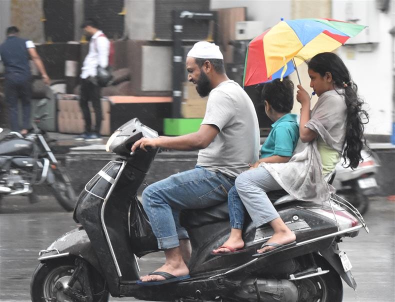 Relief from drizzling rain....it will rain for two more days