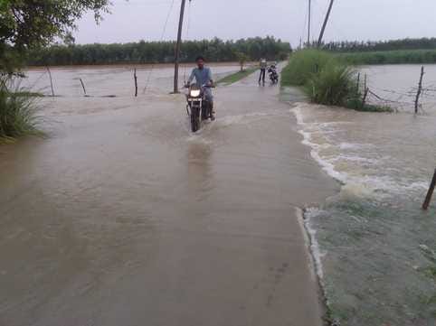 Traffic affected on Rura Sultanpur link road