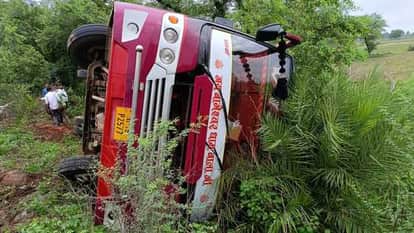 Bus accident on Satna-Chitrakoot State Highway, a dozen passengers injured