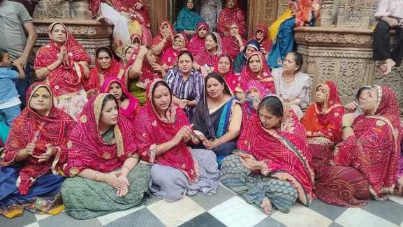 Women's demonstration against the corridor