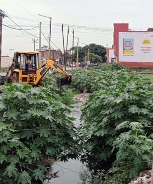 The municipality started cleaning the drains in Bilsi