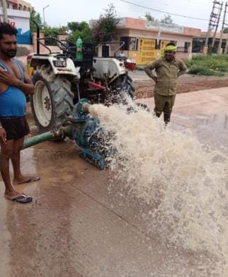 Rain again caused waterlogging, Nagar Palika made immediate arrangements for drainage