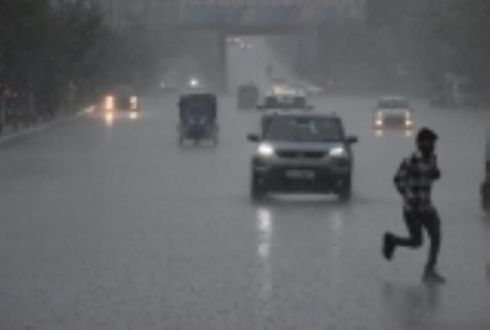 The capital was drenched with drizzle, clouds will remain kind even today