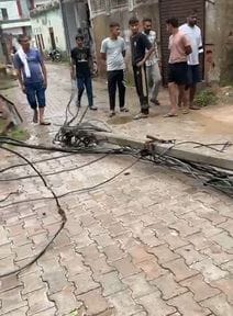 Woman dies after a dilapidated electric pole falls, demand for action against corporation officials