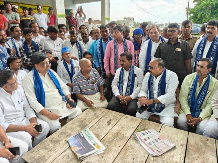 BSP state president met the victim's family in Fatehpur