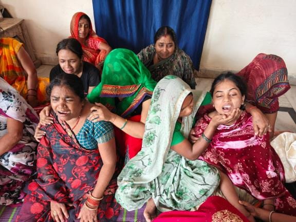 Police at the door of villagers for help in solving the murder case
