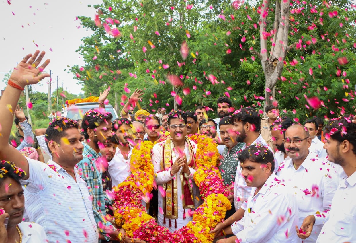 I don't want a chair, I love Sanatan: Rakesh Pratap