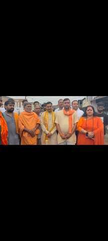 Do not open shops hiding your identity on the Kanwar Yatra route: Swami Yashveer