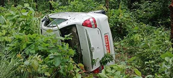 Car collides with tree, driver narrowly escapes