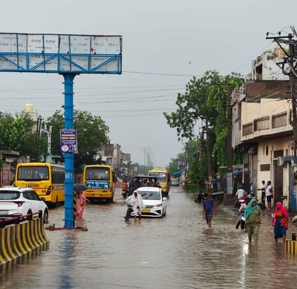 Roads submerged due to forty minutes of rain