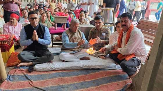 Rajya Sabha Deputy Chairman bowed his head in Chamunda temple