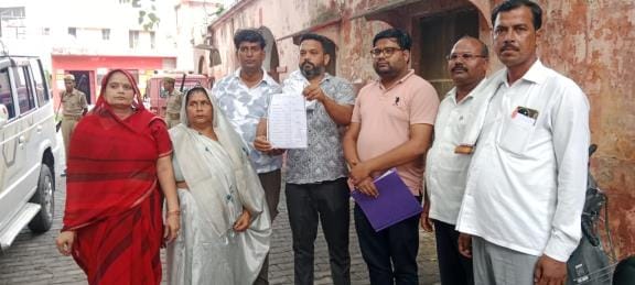 Photocopy of register received, councillors' protest ends