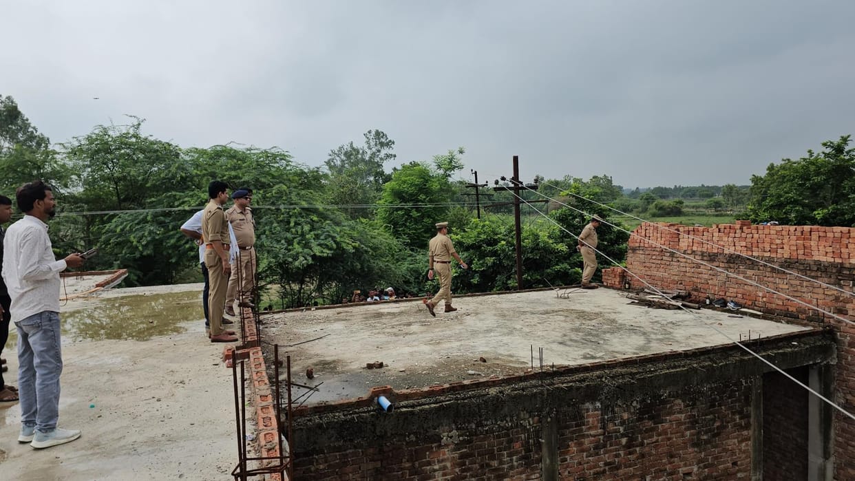 Maharaniganj market remained closed in protest against the murder of the grain merchant