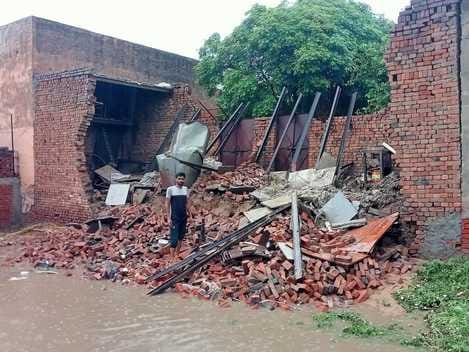 House collapsed due to rain, mother and daughter injured