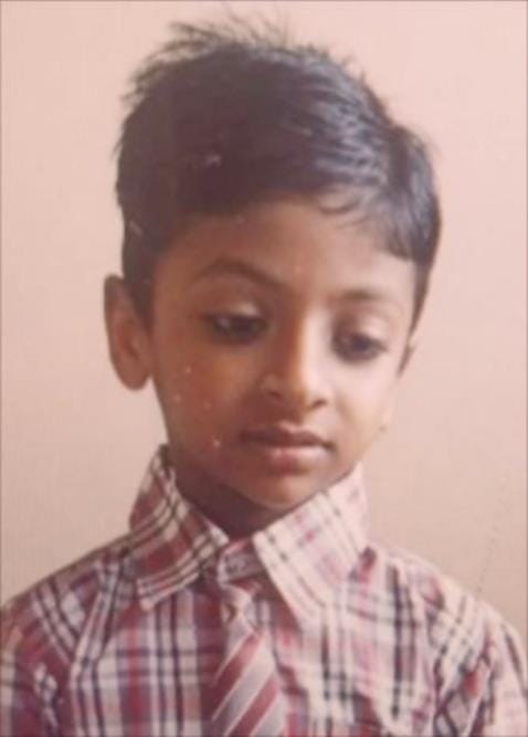 A child going to the farm with his grandmother was run over by a car and died