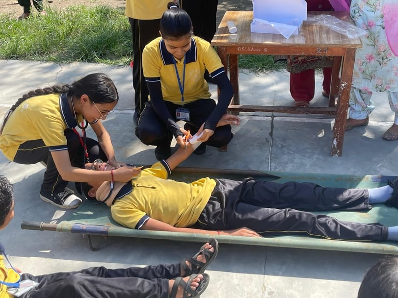 Rescue operations during disaster were demonstrated in Auhar school
