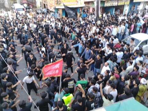 The sounds of Ya Hussain echoed in the procession of Moharram