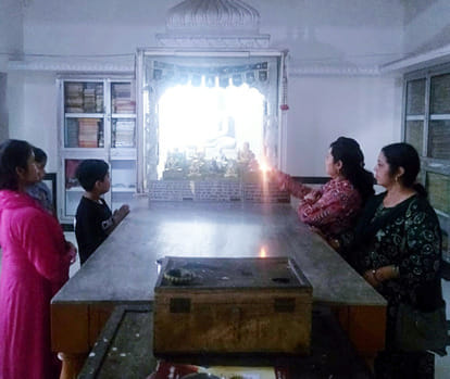 Jains performed Mangal Jalabhishek in Padmachal temple