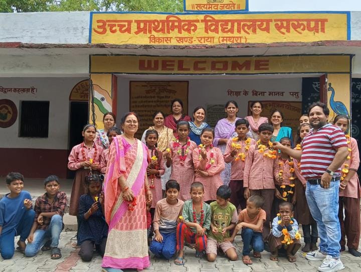 Schools have opened: Students were welcomed by applying tilak and feeding them kheer
