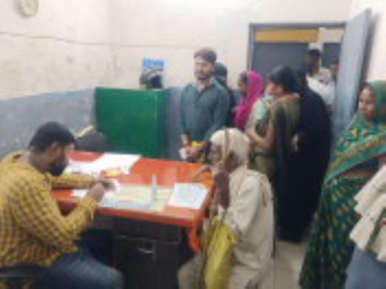 Crowd of patients... hospital is waiting for doctor