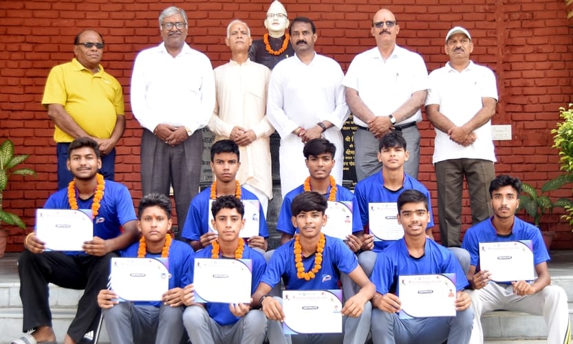 Hockey players were honored in SD Sadar