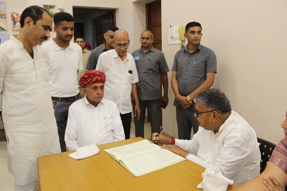 Sirohi News: Punjab Governor Gulabchand Kataria reached Pawapuri Tirtha Jeev Maitri Dham