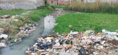 Kanpur Piles of garbage in Sarsaul block villagers said neither any sanitation worker comes nor any officer