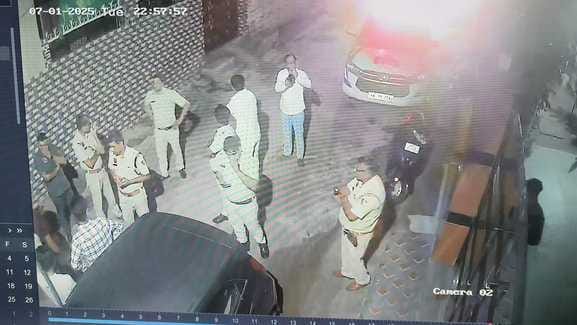 Accused of holding a family hostage due to enmity, rescued by Dial 112