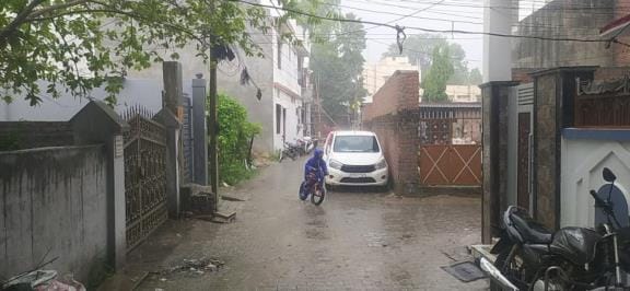 Waterlogging in the streets due to heavy rain