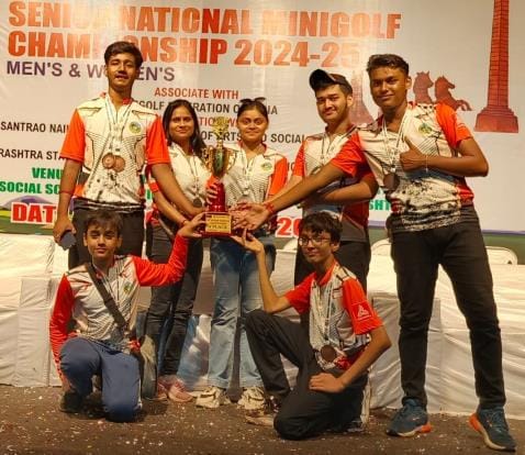 Six players from the city won medals in the Senior National Mini Golf Championship