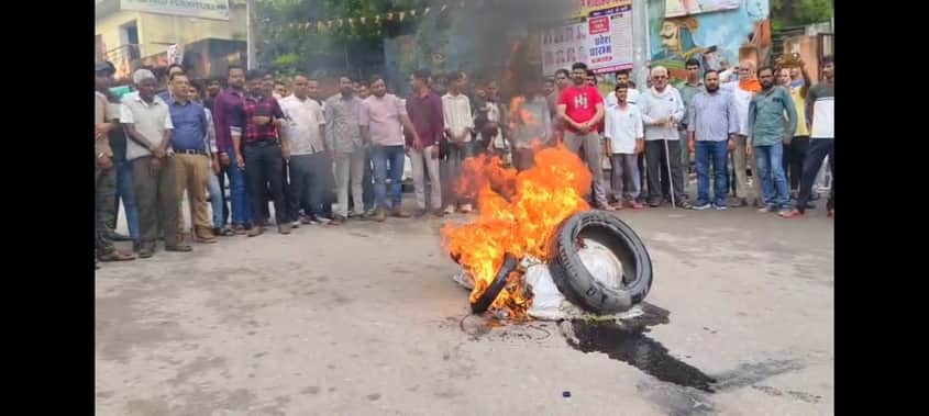 कुंभलगढ़ दुर्ग पर ताजिए निकालने को लेकर हिंदू संगठनों का जन्म समूह  दुर्ग मार्ग पर विरोध प्रदर्