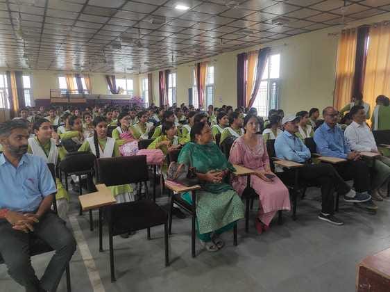 The students were told about the features of various Indian languages