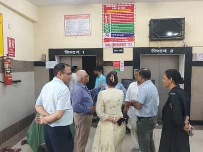 CMO-CMS and DFO trapped in the lift of women's hospital