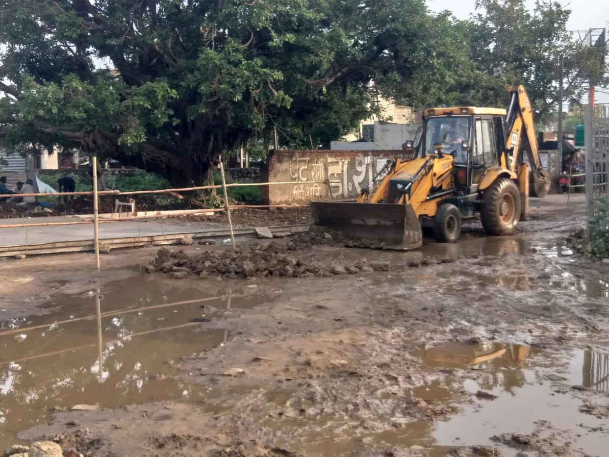 Waterlogging will be relieved at the station, construction of CC road has started